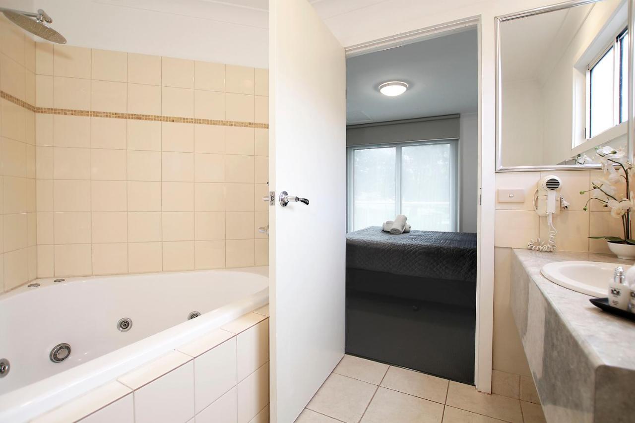 Apartments 521 Уорнъмбул Екстериор снимка