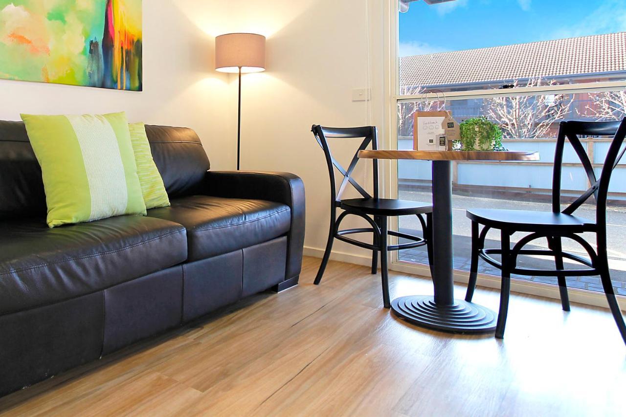 Apartments 521 Уорнъмбул Екстериор снимка
