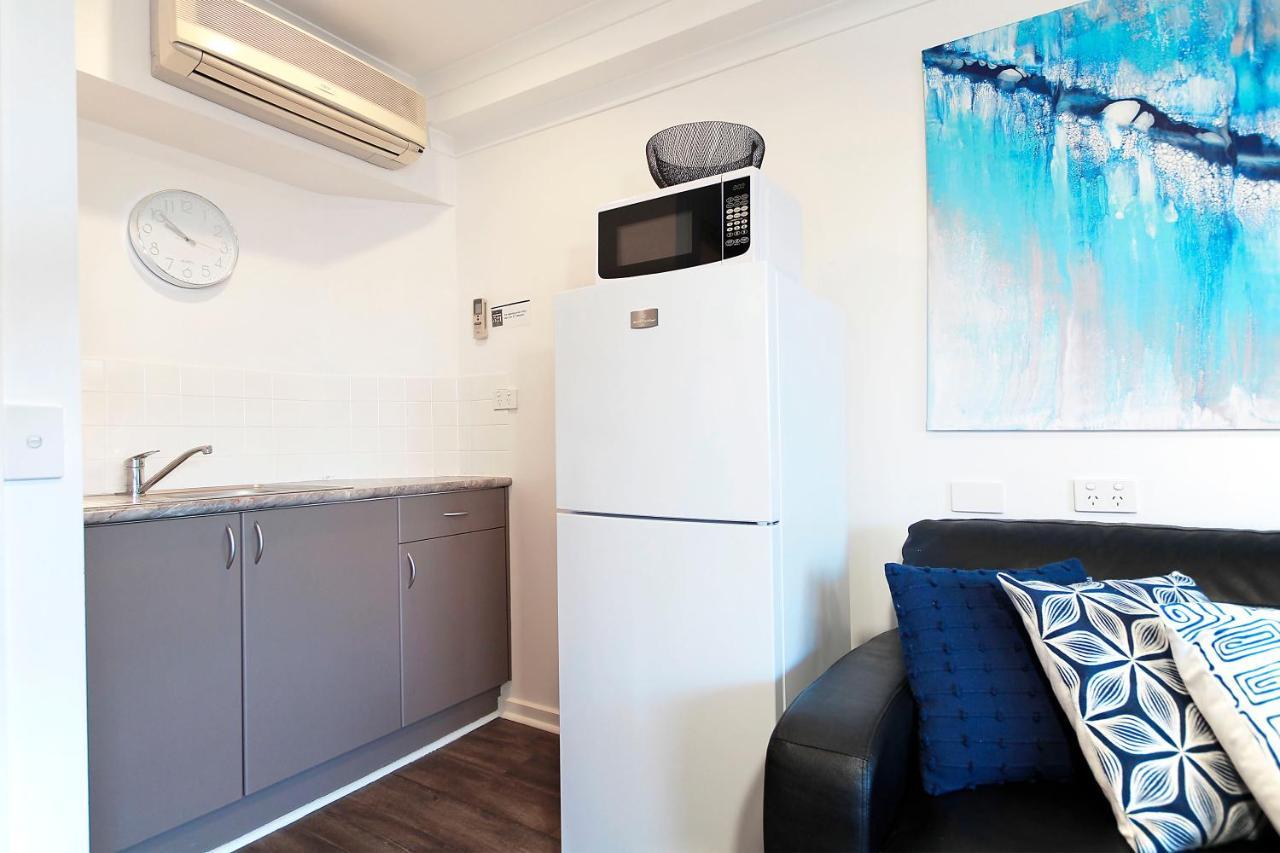 Apartments 521 Уорнъмбул Екстериор снимка